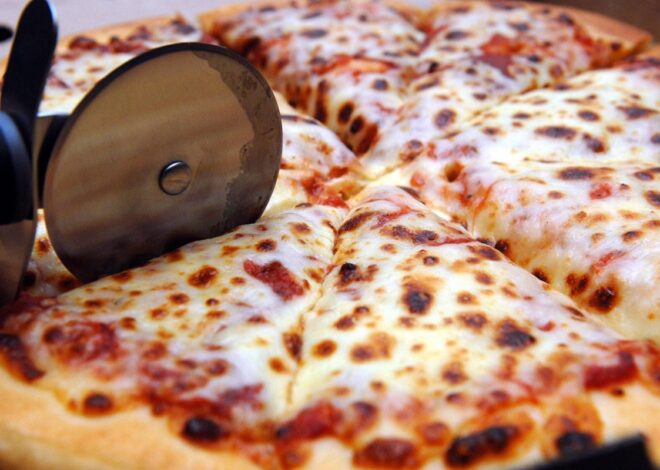 Major pizzeria chain closes dozens of stores in the United States