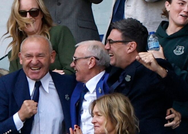 Everton ease past Crystal Palace as Andy Burnham celebrates first game back as Prime Minister